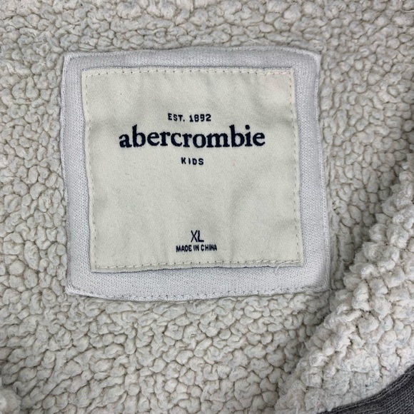 ABERCROMBIE & FITCH Girls button down sweater- X-large - Picture 5 of 5